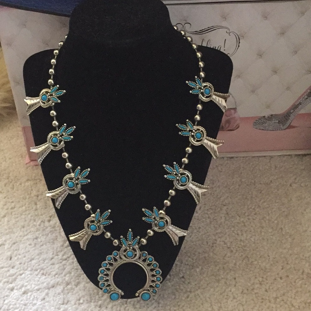 Park Lane statement Southwestern necklace EUC blue and silver tone pre Owned